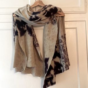 MataNY black and off white soft wool shawl